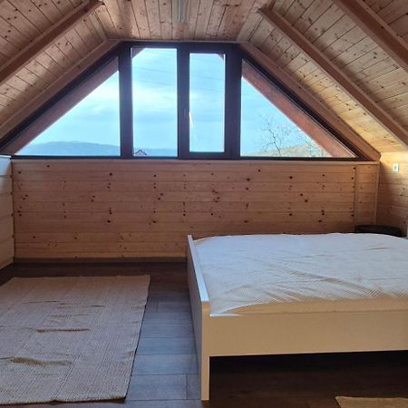 Salas U Bregu In Cheile Carasului Crasova Buitenkant foto