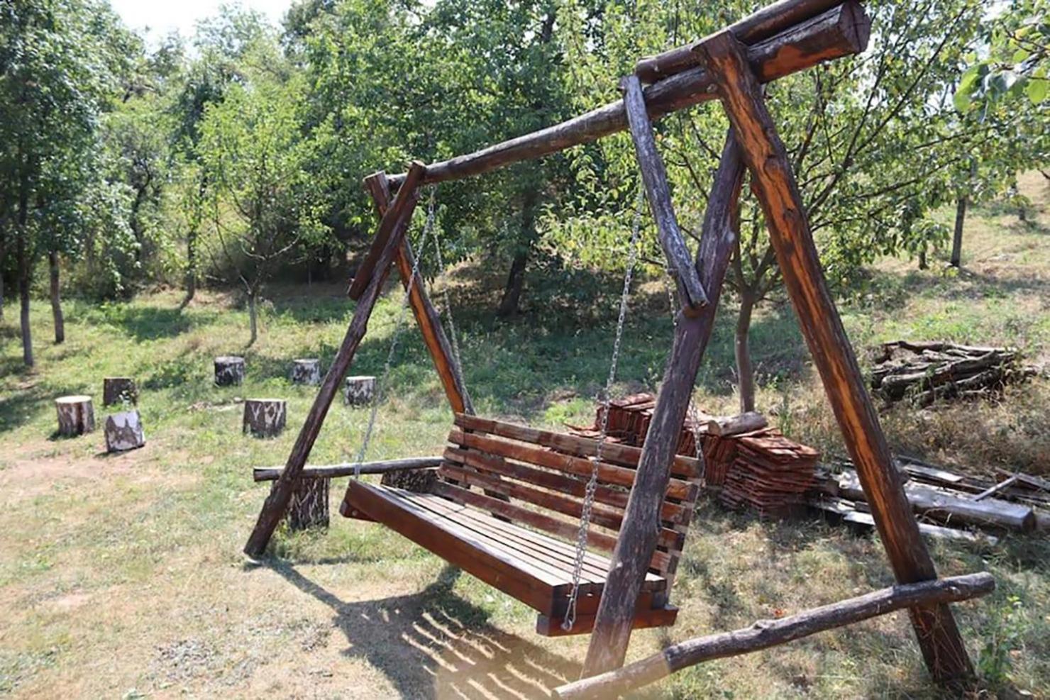 Salas U Bregu In Cheile Carasului Crasova Buitenkant foto