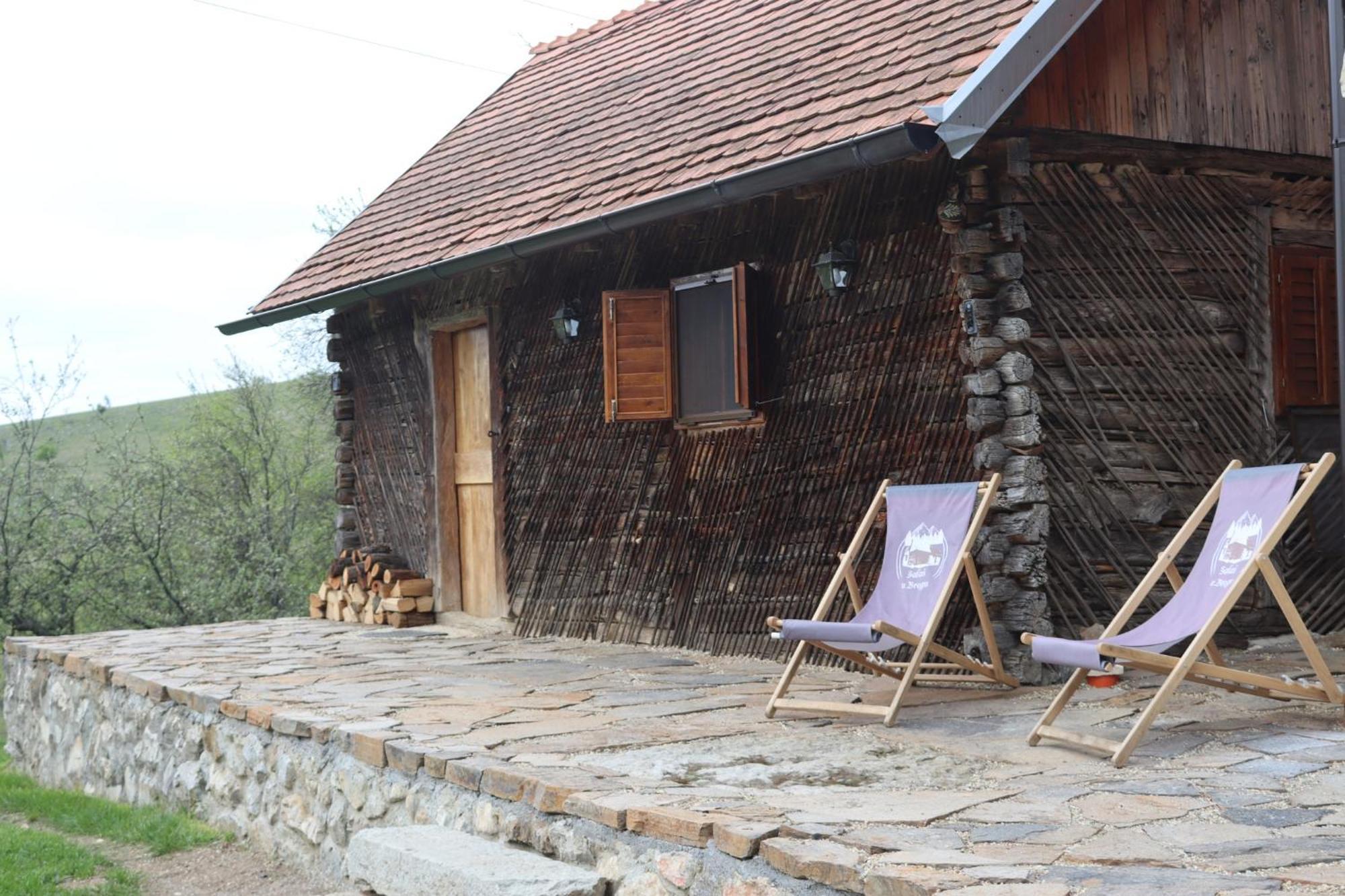 Salas U Bregu In Cheile Carasului Crasova Buitenkant foto