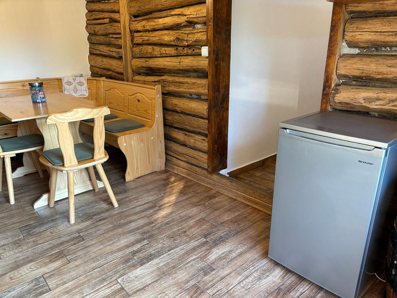 Salas U Bregu In Cheile Carasului Crasova Buitenkant foto